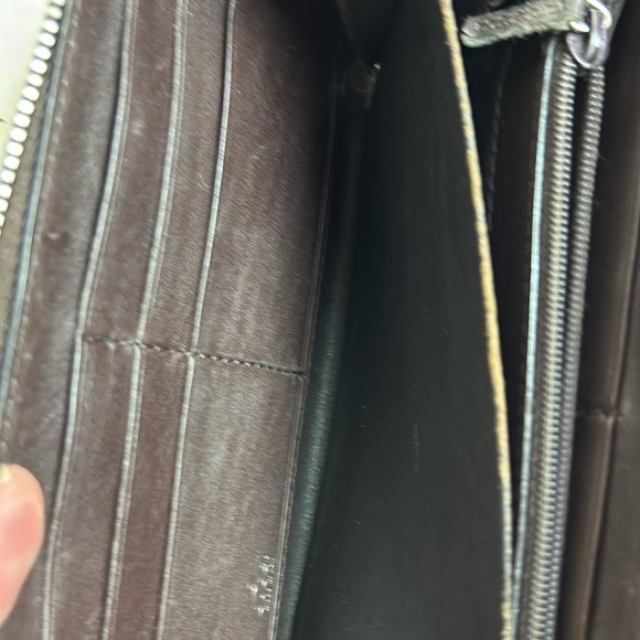 Gucci  Snap Closure Crossbody Mini Black Leather wallet - Picture 7 of 8